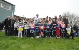 FRANCOIS PERVIS SE FAIT BATTRE PAR UN CHEVAL