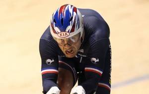 SENSATIONNEL RECORD DU MONDE DU 200M ET KM POUR FRANCOIS PERVIS