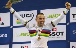 LE ROI DE LA PISTE C'EST PERVIS