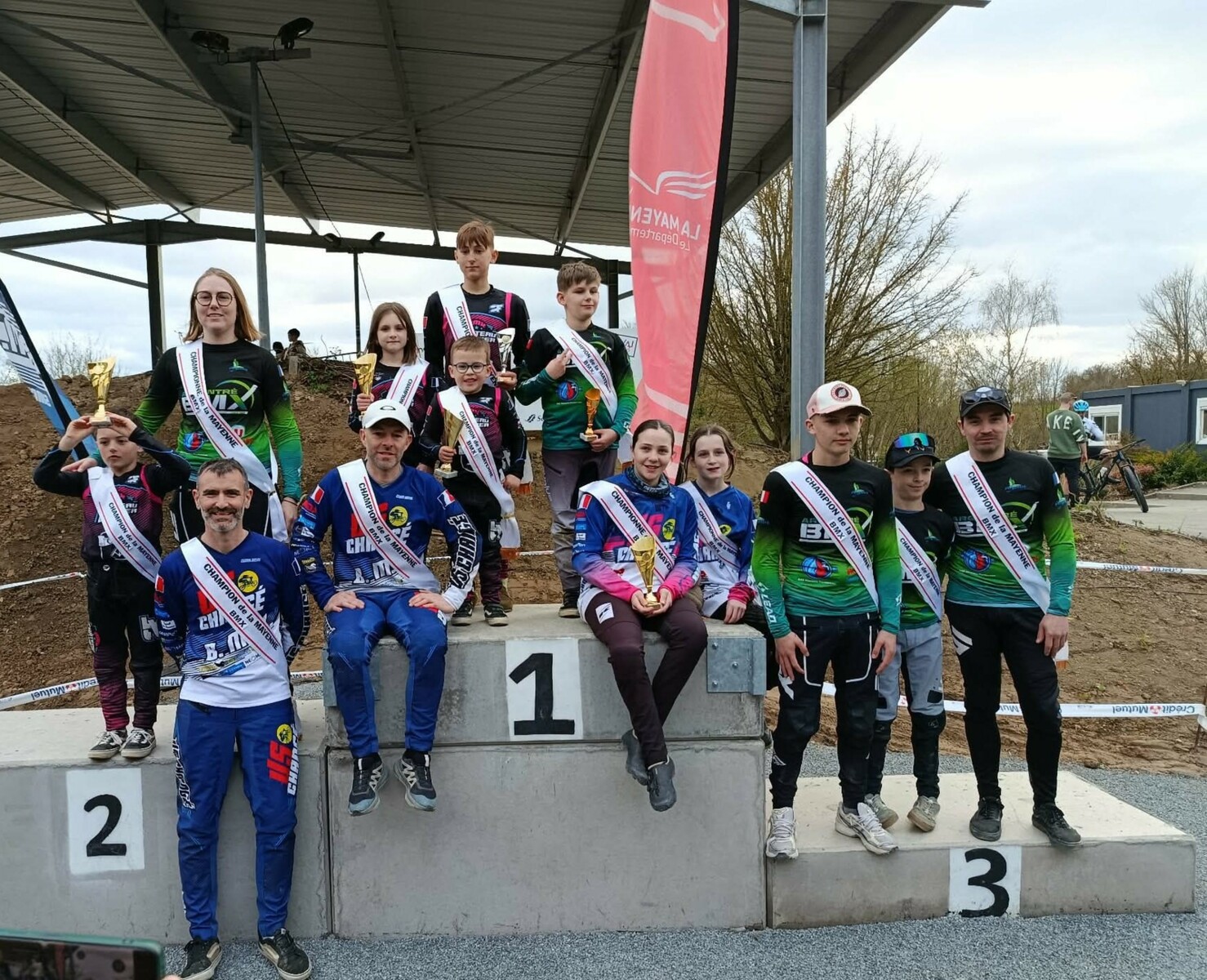 LES CHAMPIONS DE LA MAYENNE DE BMX