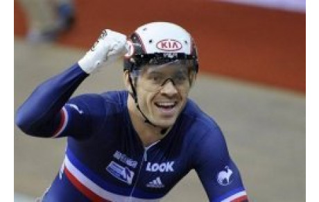 FRANCOIS PERVIS VAINQUEUR SUR LA  PISTE  AU JAPON