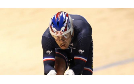 SENSATIONNEL RECORD DU MONDE DU 200M ET KM POUR FRANCOIS PERVIS