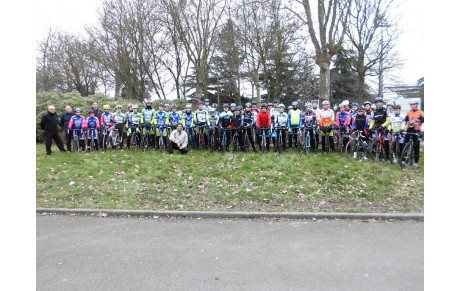 88 COUREURS EN STAGE SUR ROUTE