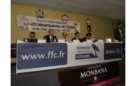 RAPPORT DU VICE PRESIDENT DU COMITE CYCLISME 53 Jean Louis BRETON +PHOTOS