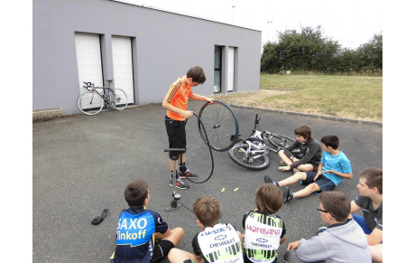 STAGE DE CYCLISME DU LUNDI 18 JUILLET AU VENDREDI 22 JUILLET 2016 A LAVAL DE 11ANS A 14ANS