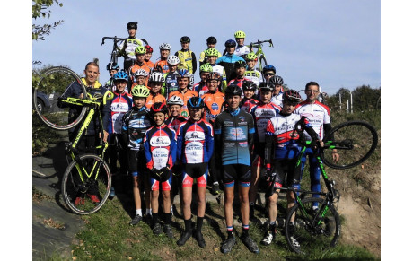 SUCCES POUR LE STAGE 53 CYCLO-CROSS A ST CYR LE GRAVELAIS