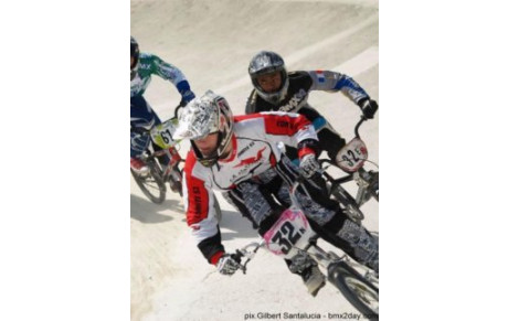 BELLE PERFORMANCE PIERRE NARDIN EN SELECTION BMX