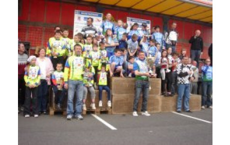 TROPHEE  DES ECOLES DE CYCLISME 2009 A ERNEE