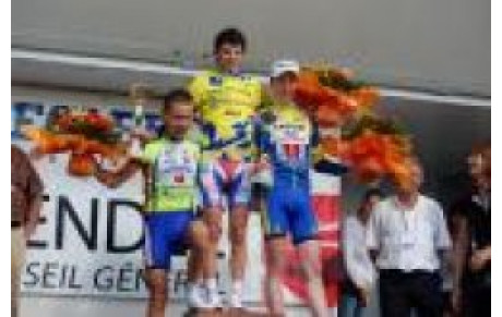 ANTHONY AVRIL SUR LE PODIUM DU CHPT REG JUNIOR